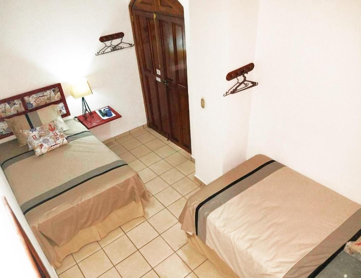 Hostal Las Puertas Santa Ana Zewnętrze zdjęcie