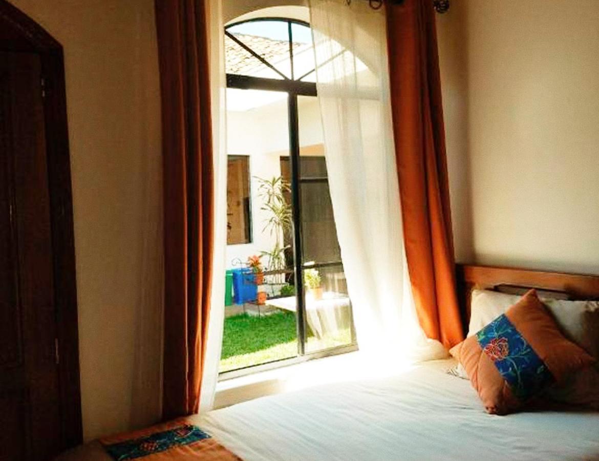 Hostal Las Puertas Santa Ana Zewnętrze zdjęcie
