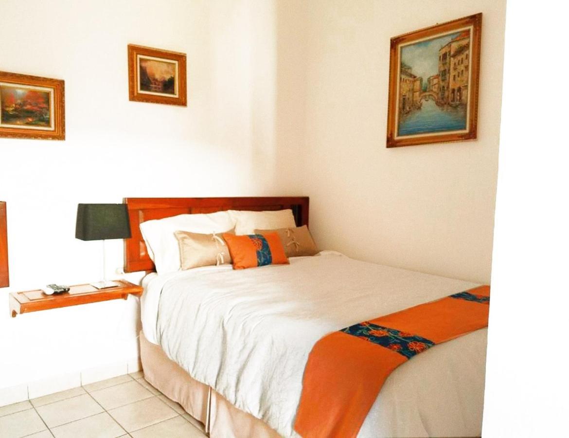Hostal Las Puertas Santa Ana Zewnętrze zdjęcie